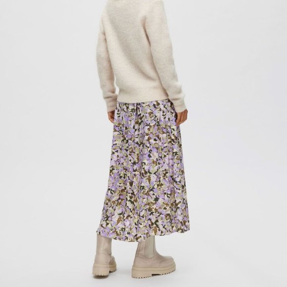 Umbra Wool & Mohair-Blend Knit V-Neck Sweater In Oatmeal - Picture 5 of 13